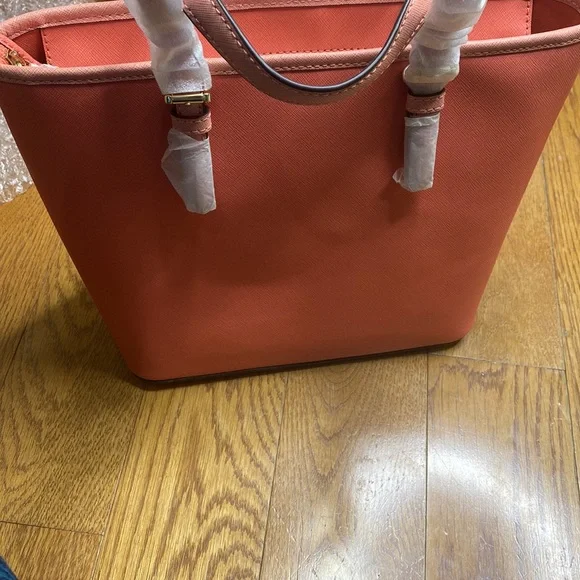 💕 Michael kors NWT jet set leather medium peach tote gorgeous 💕 - Picture 13 of 15